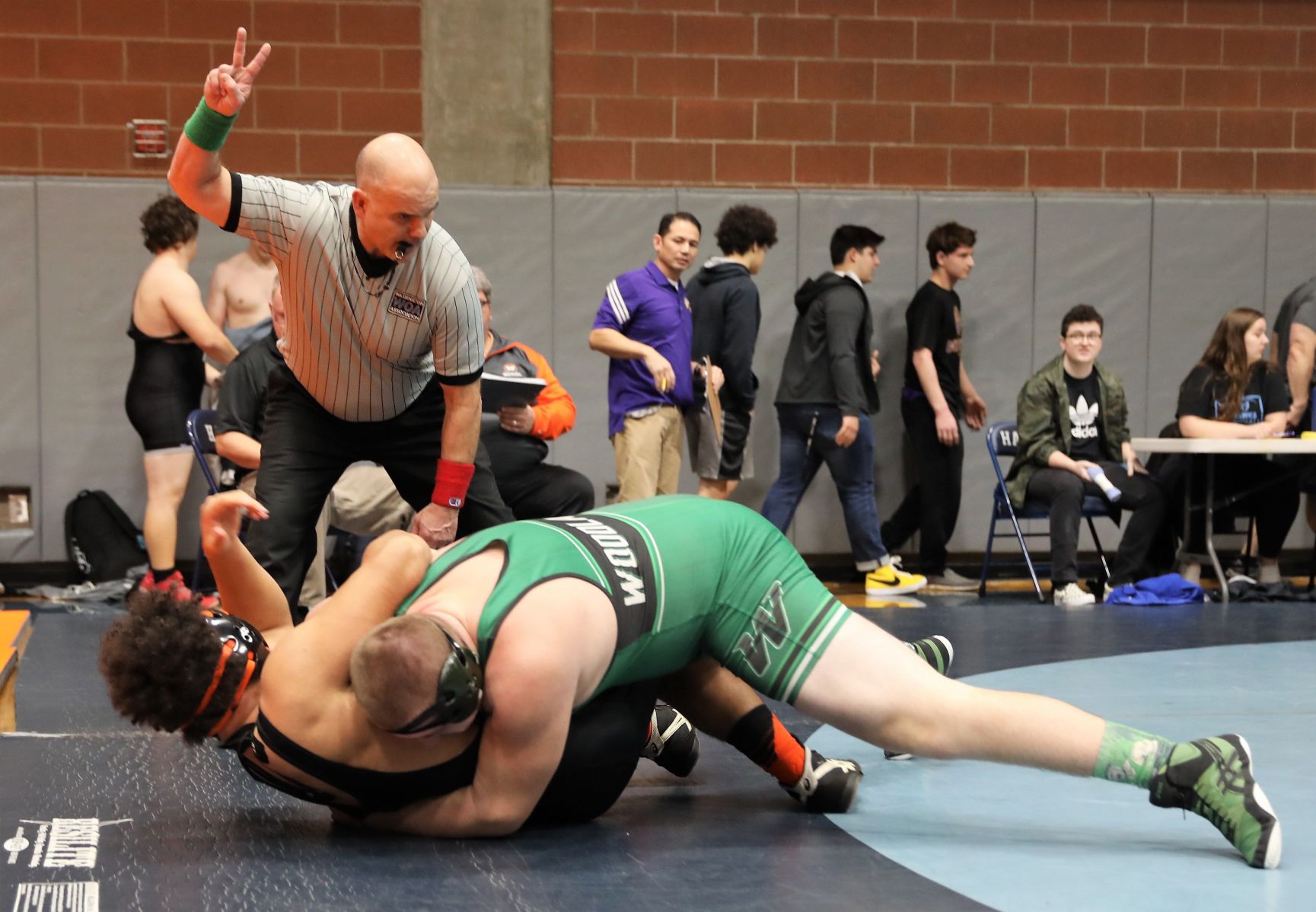 190206.sports.2A.wrestling.JH.(2).jpg